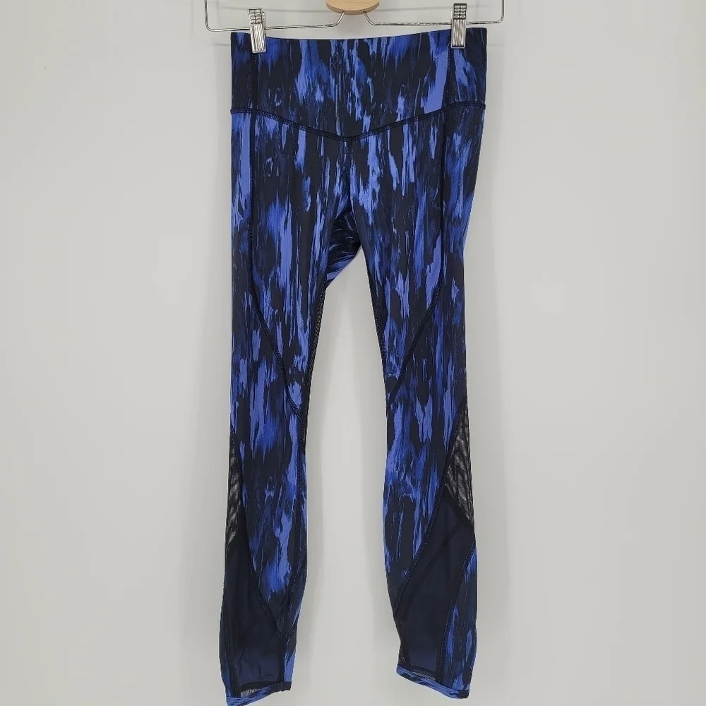 LULULEMON All Meshed Up 7/8 Tight mesh leggings 4 blue animal sprinkler size 2